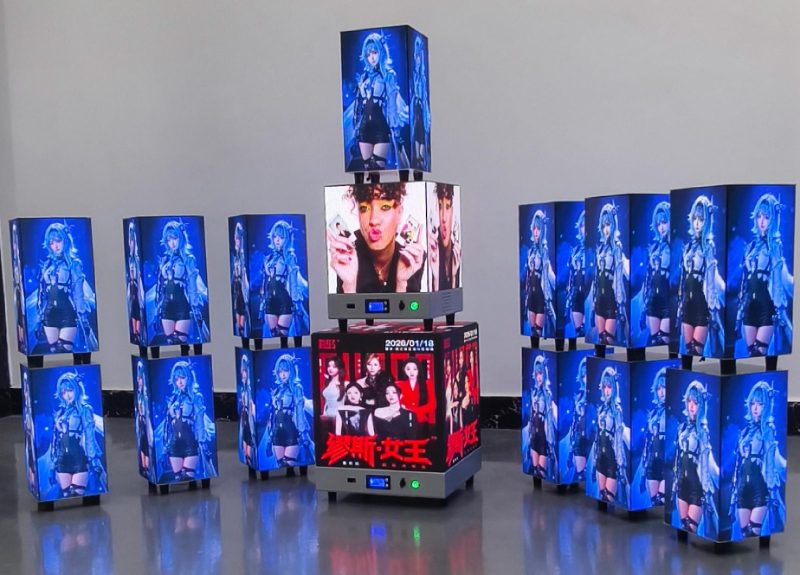 新能源 LED 魔方屏带内置喇叭 五面显示可充电立方体 LED 屏 可堆叠便携式舞台广告显示屏 展会活动租赁 LED 魔方屏